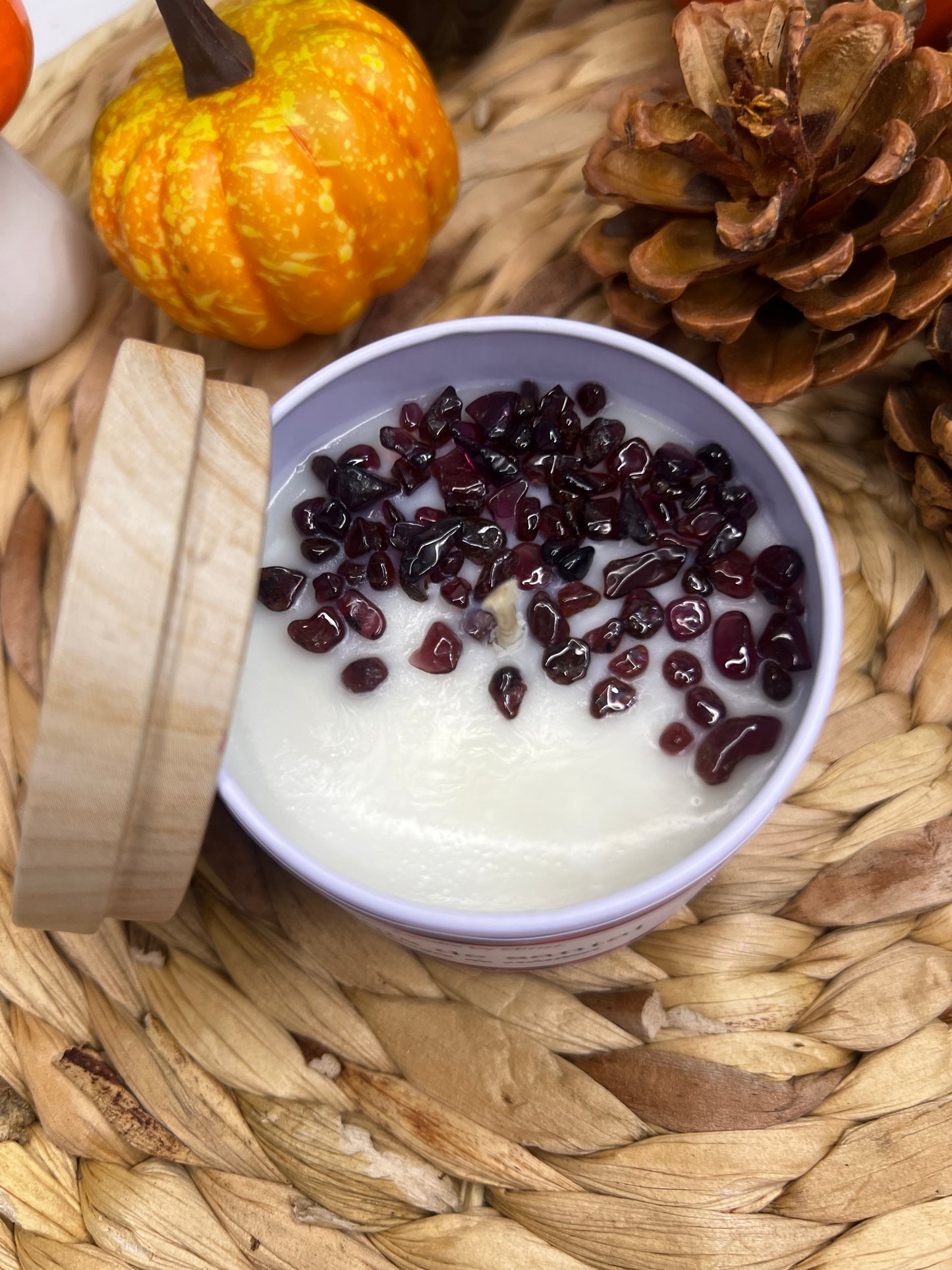 Bougie senteur Bois de santal- Pierre en Grenat